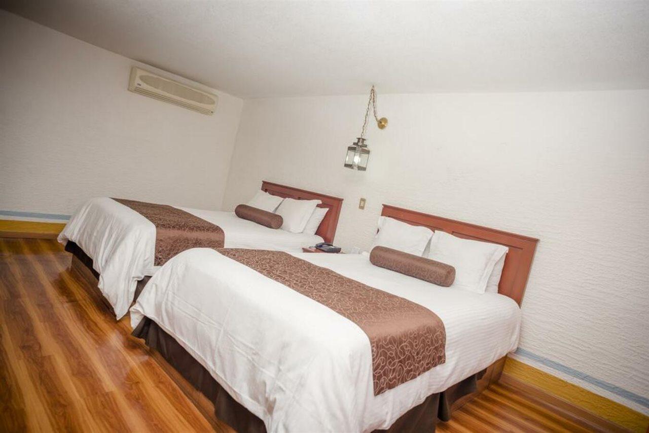 Hotel Howard Johnson By Wyndham Calle Real