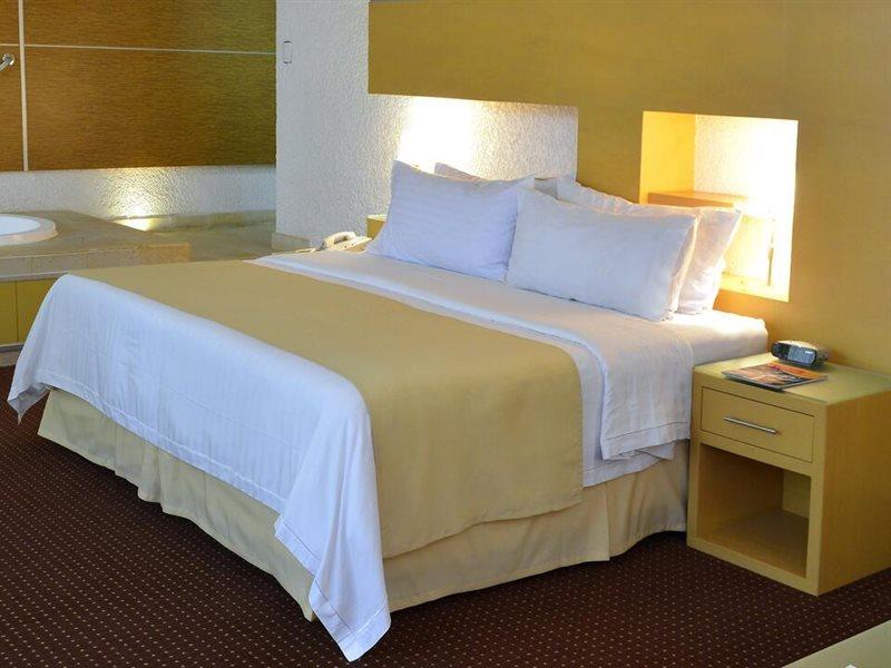 By Ihg Morelia
