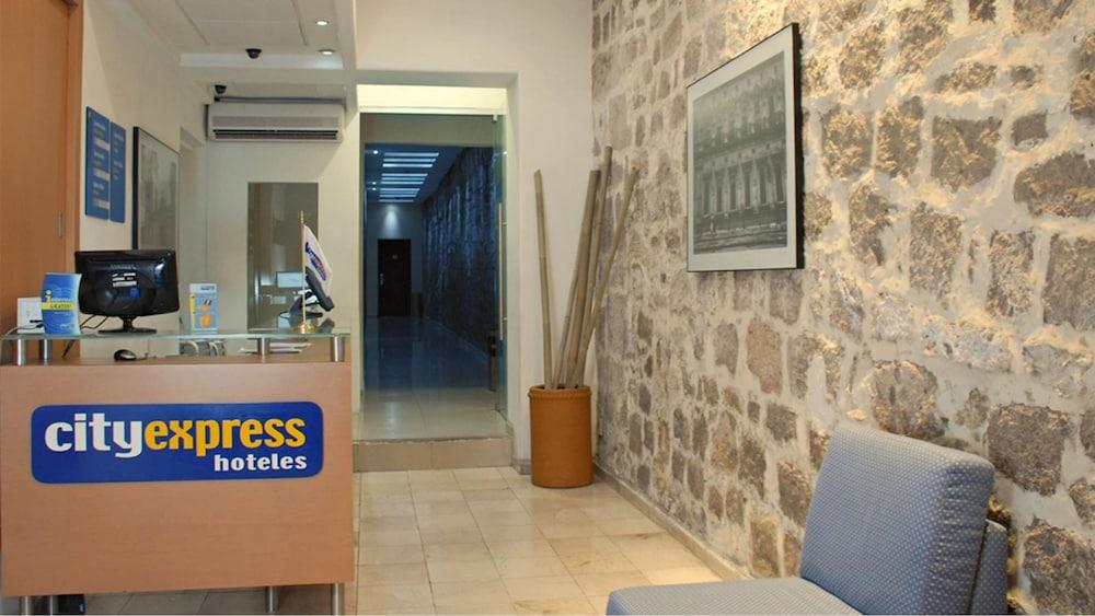 Hotel Express Centro Historico Morelia
