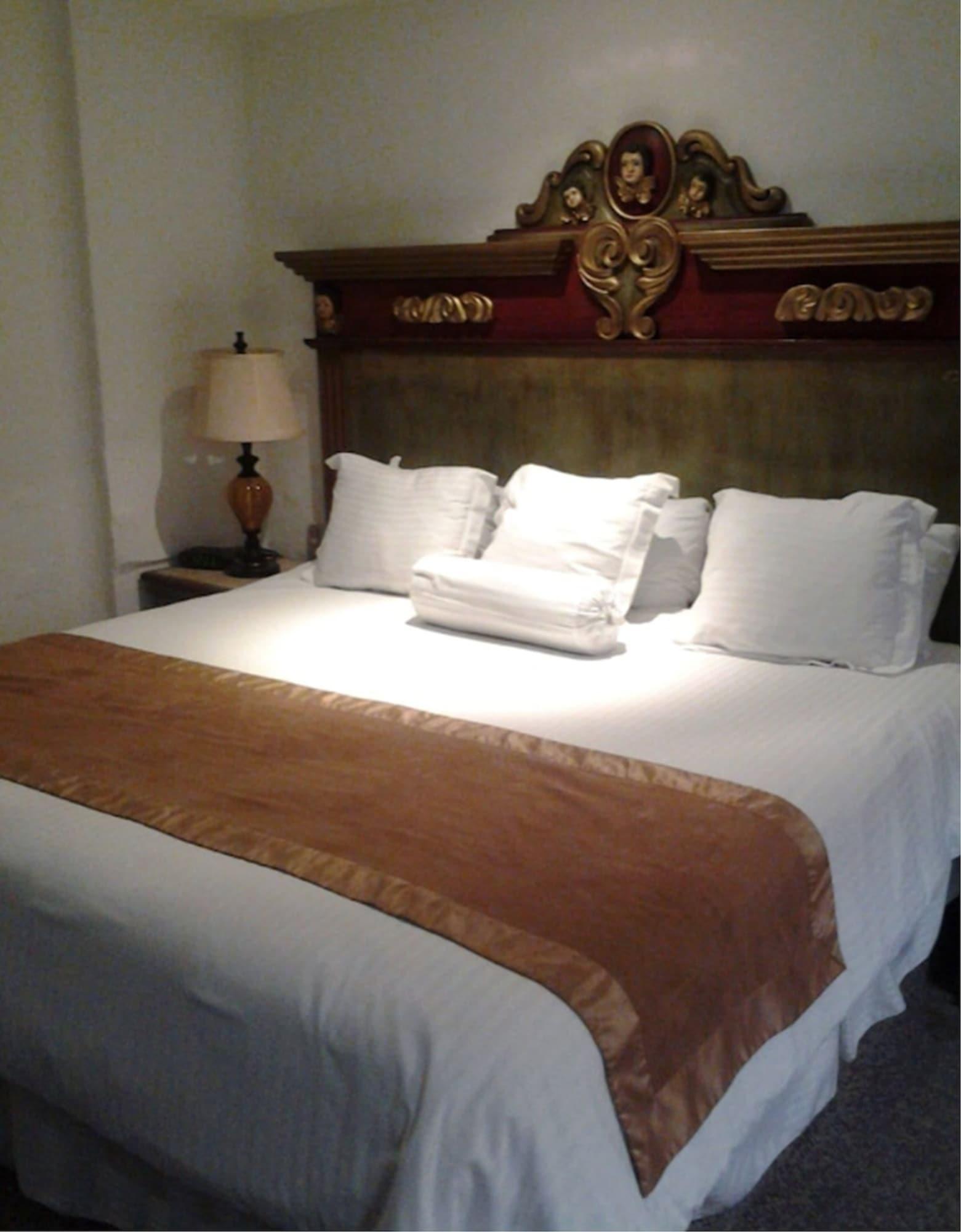 Hotel Howard Johnson By Wyndham Calle Real 3*