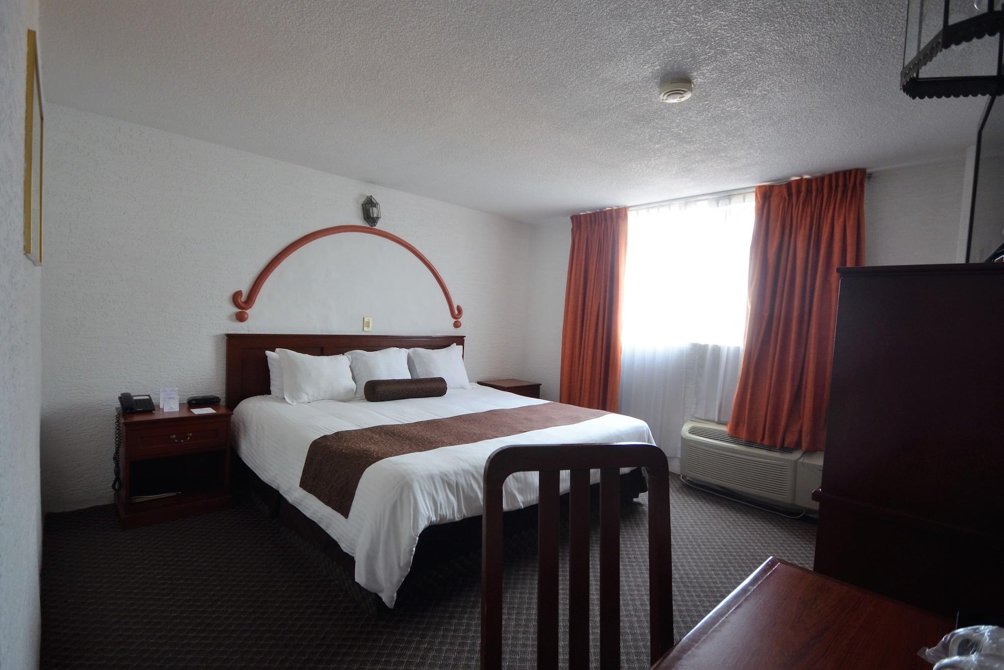 Howard Johnson By Wyndham Calle Real Hotel