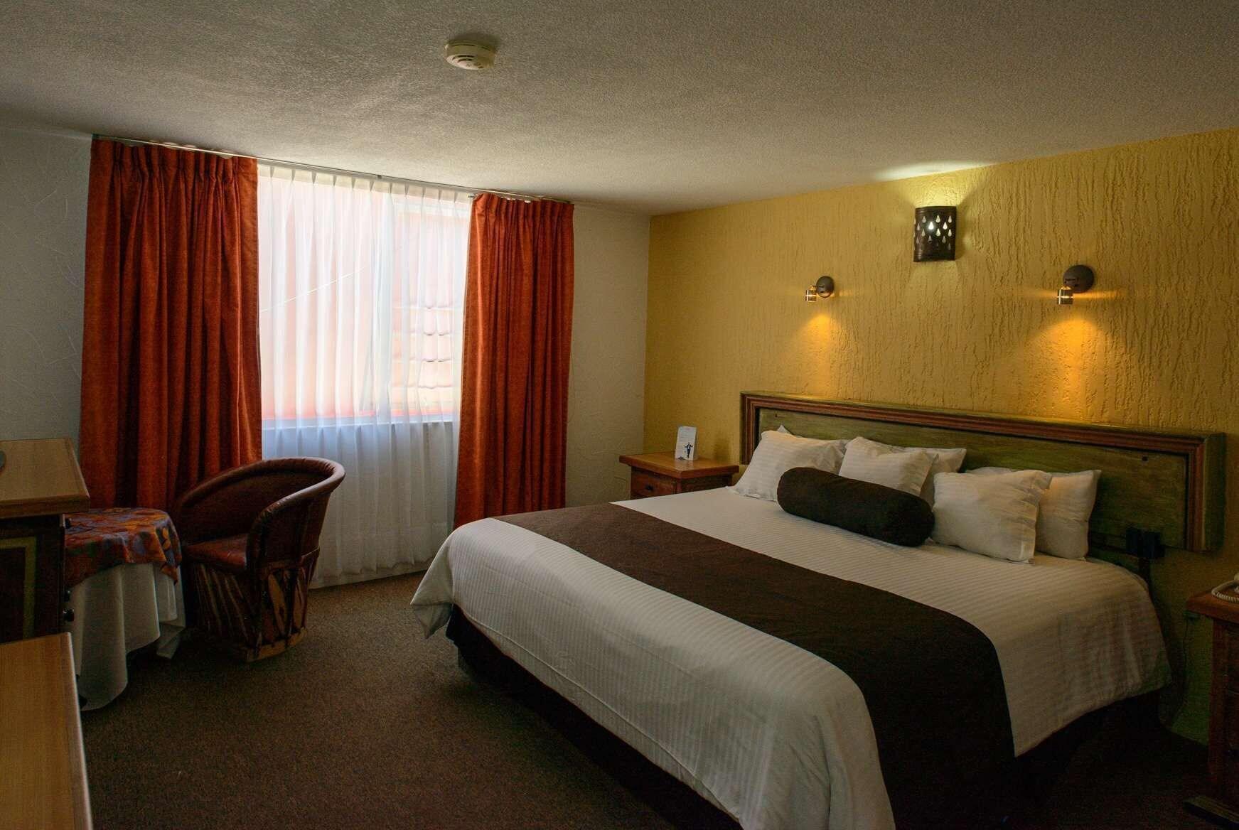 Howard Johnson By Wyndham Calle Real Hotel