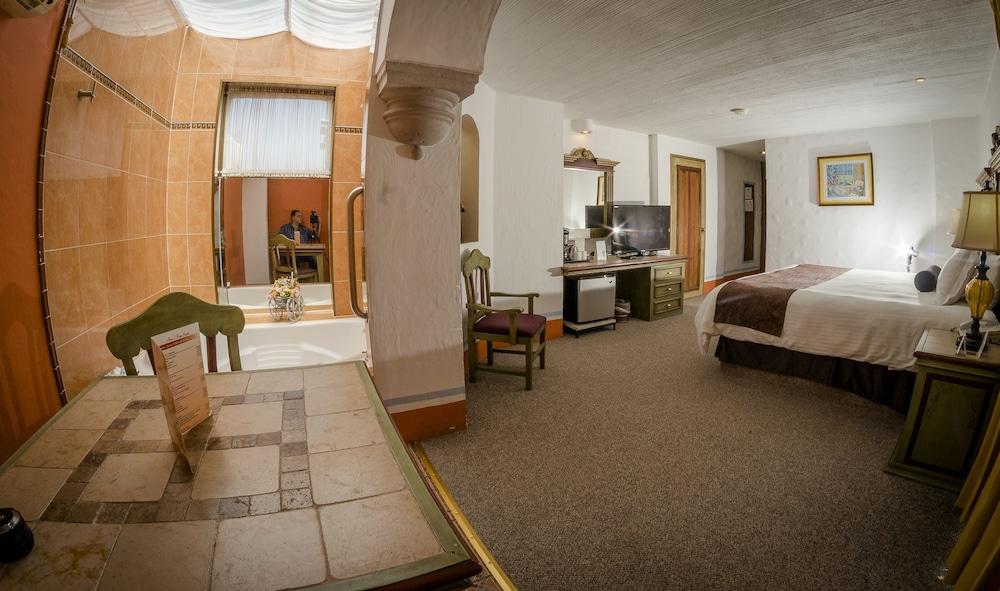 Howard Johnson By Wyndham Calle Real Morelia