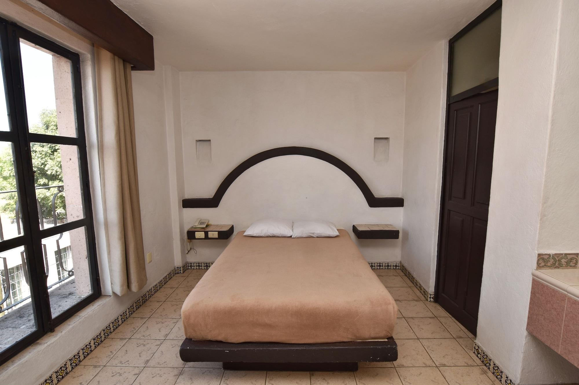 Hotel Plaza 3*
