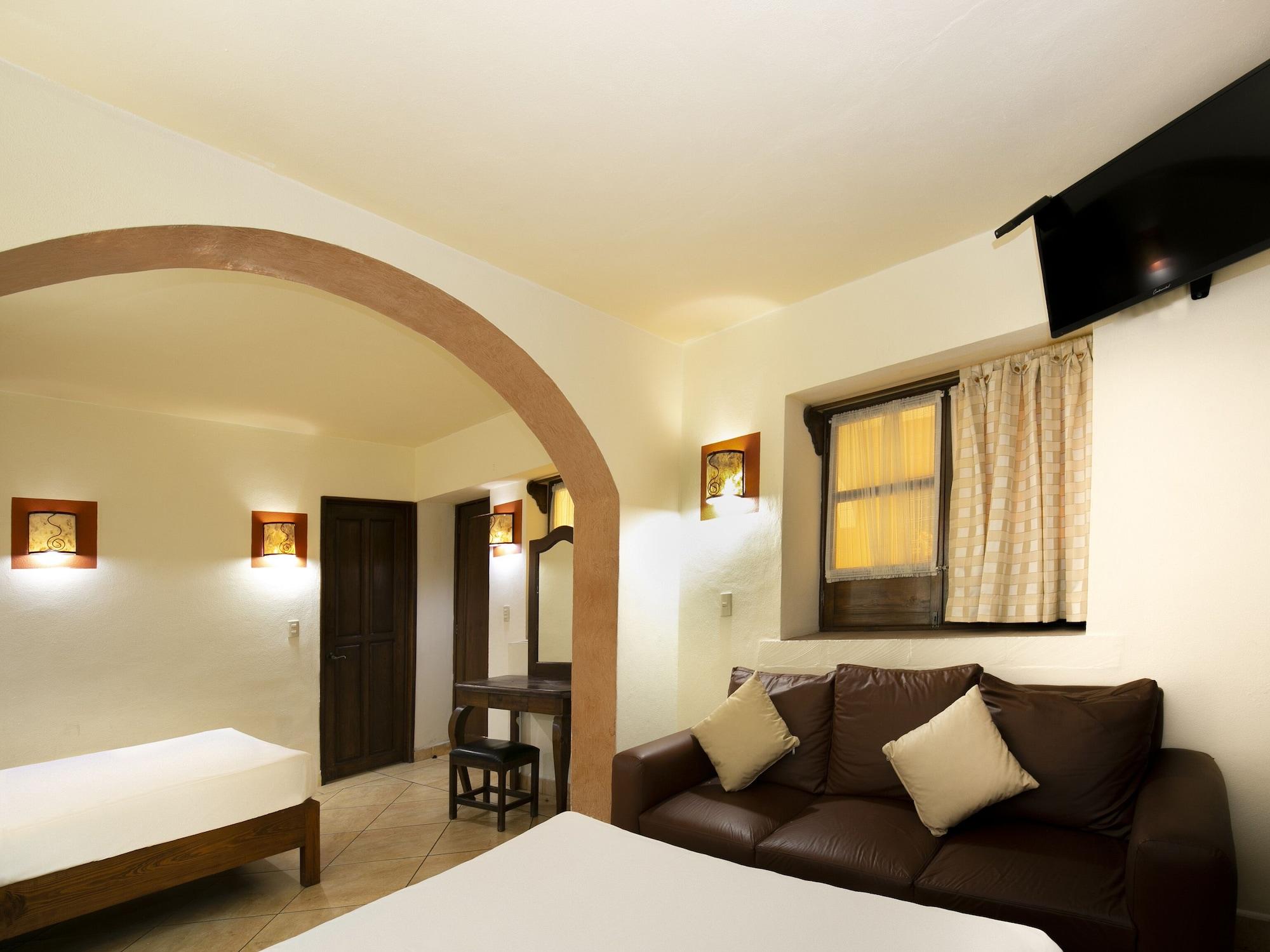 Casa Del Virrey&suites Hotel