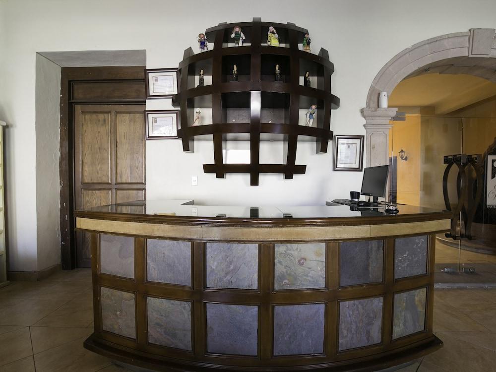 Hotel Casa Del Virrey&suites 2*