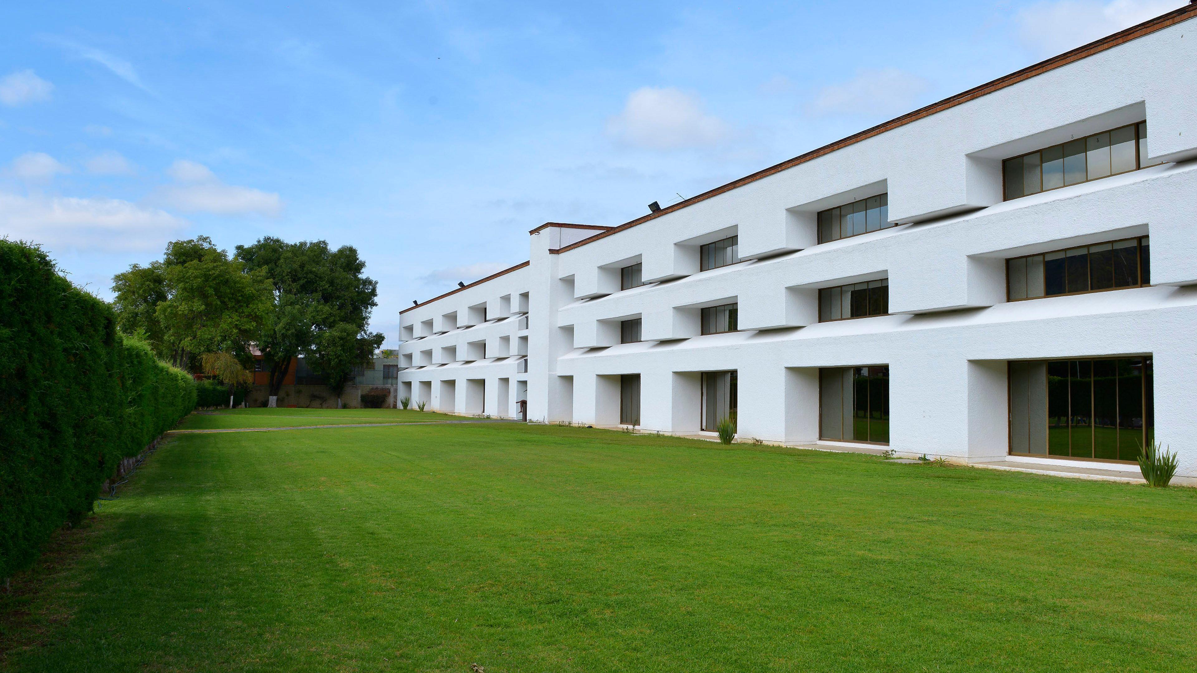 By Ihg