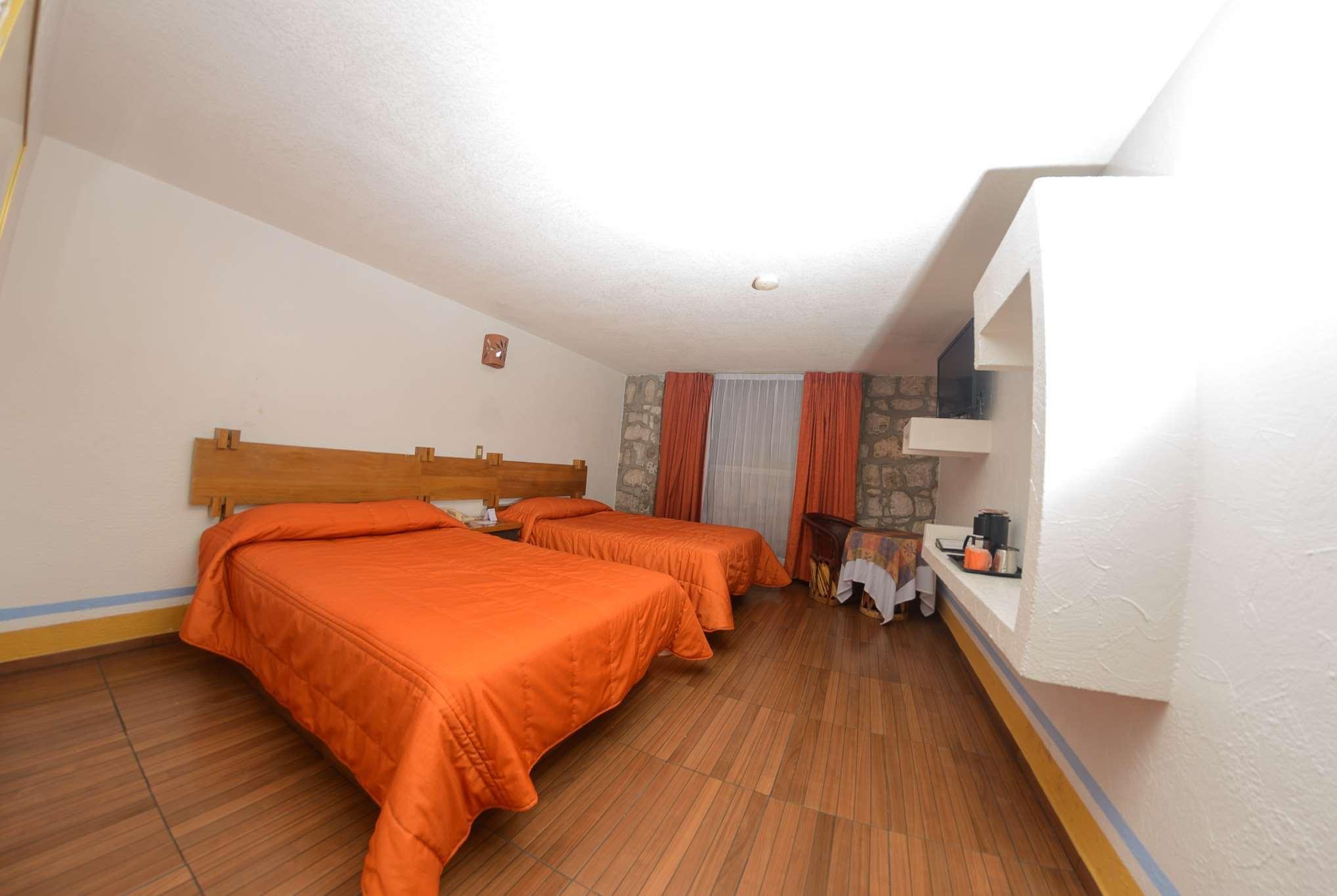 Howard Johnson By Wyndham Calle Real 3* Morelia