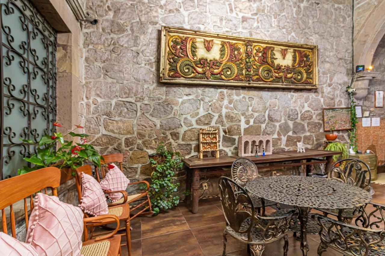 Cantera Rosa Hotel