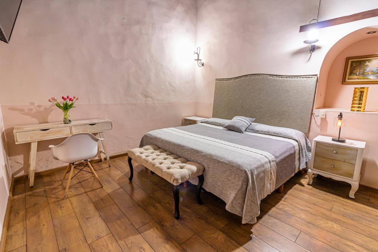 Hotel Cantera Rosa