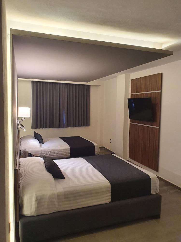 Hotel Estanza Hotel&suites 4*