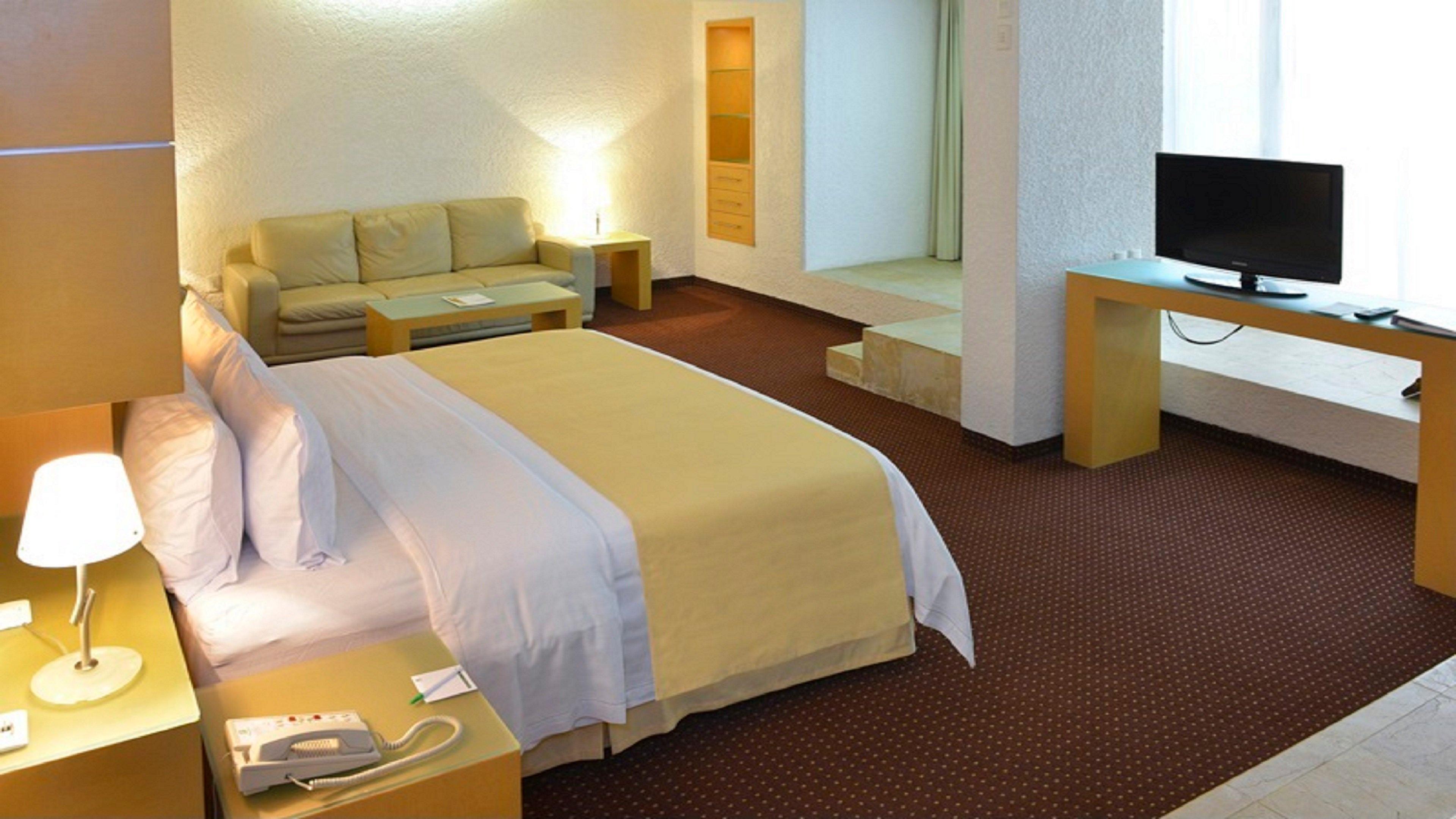 By Ihg Hotel