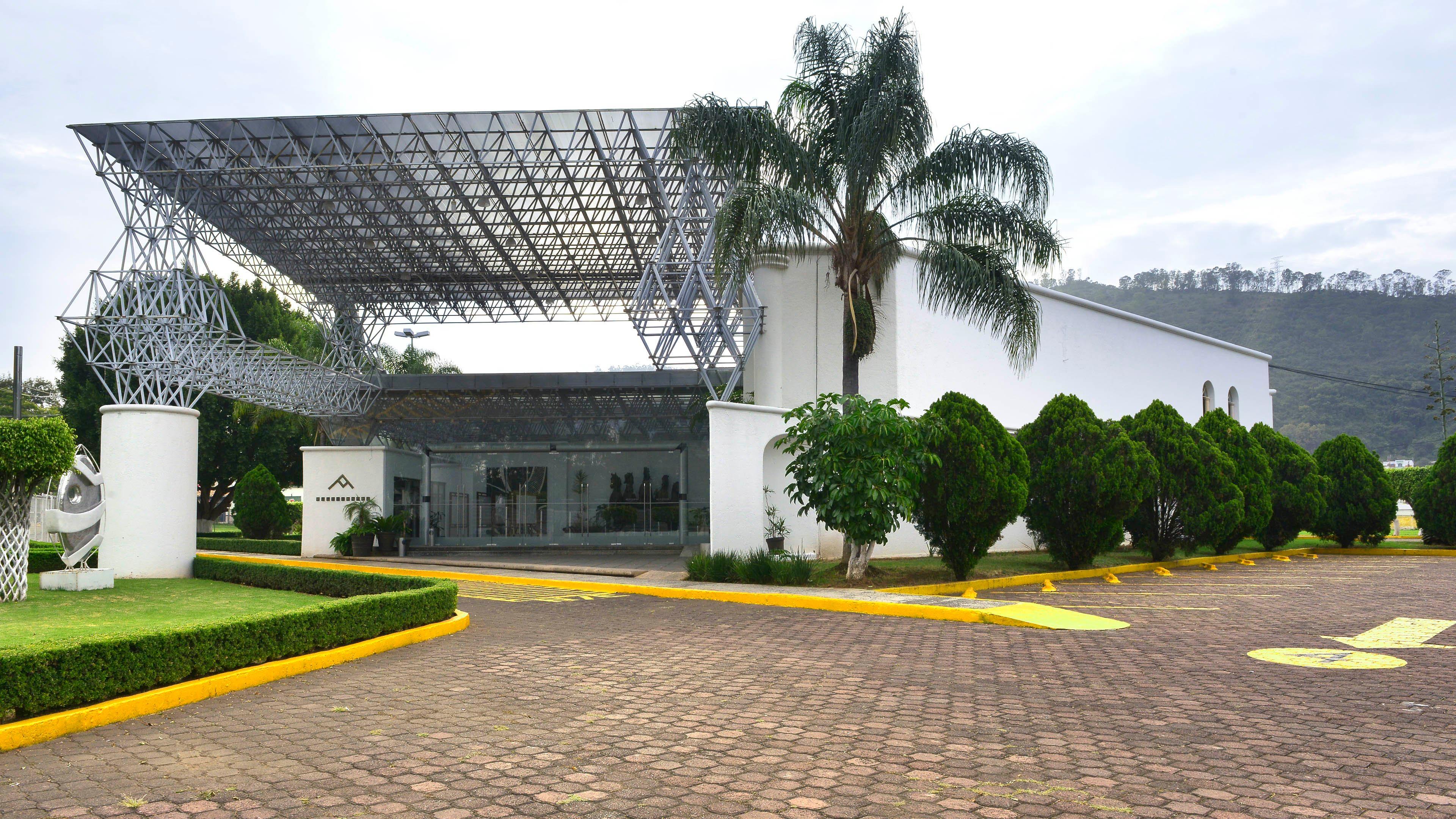 By Ihg