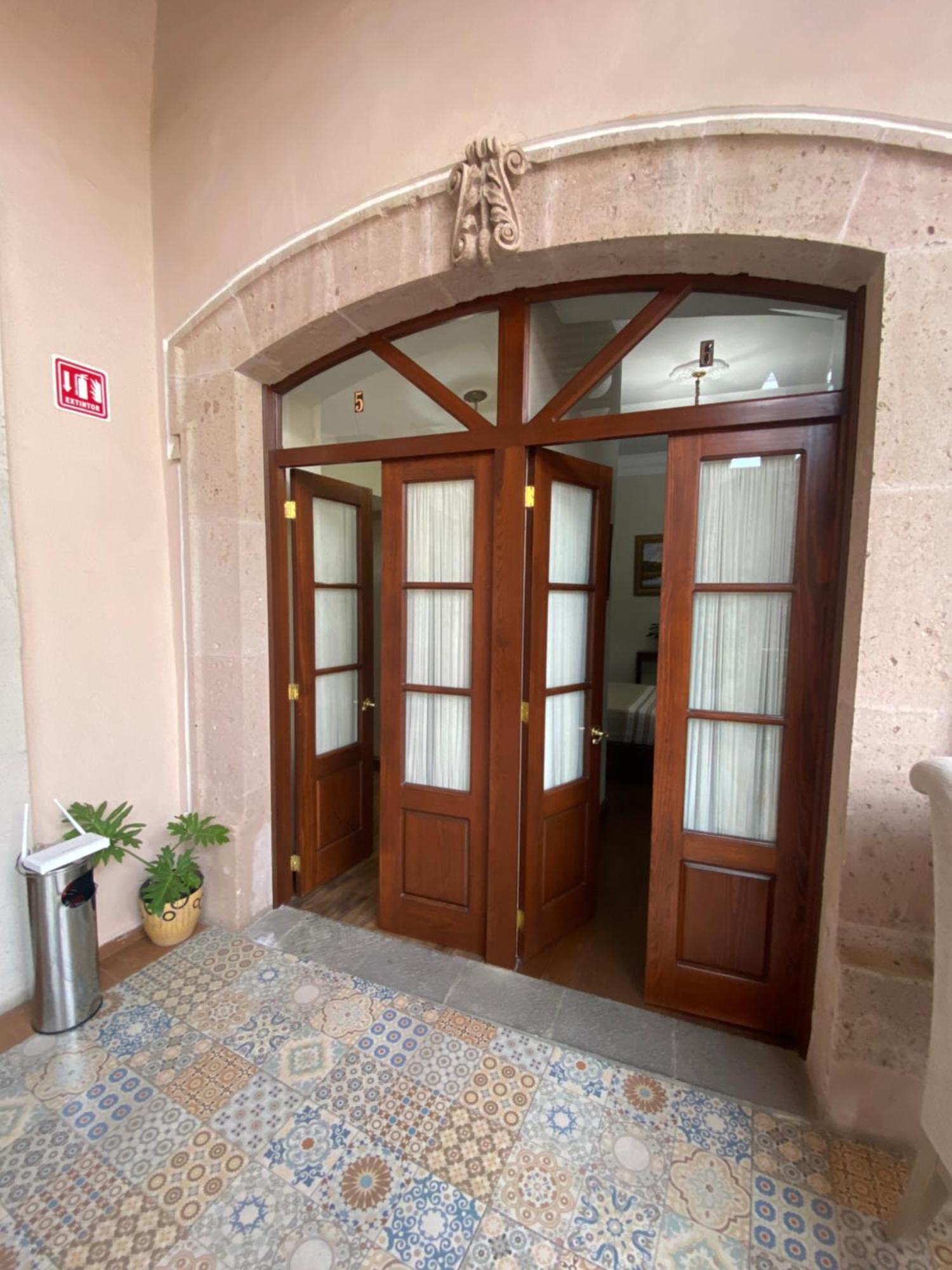 Cantera Real, Hotel