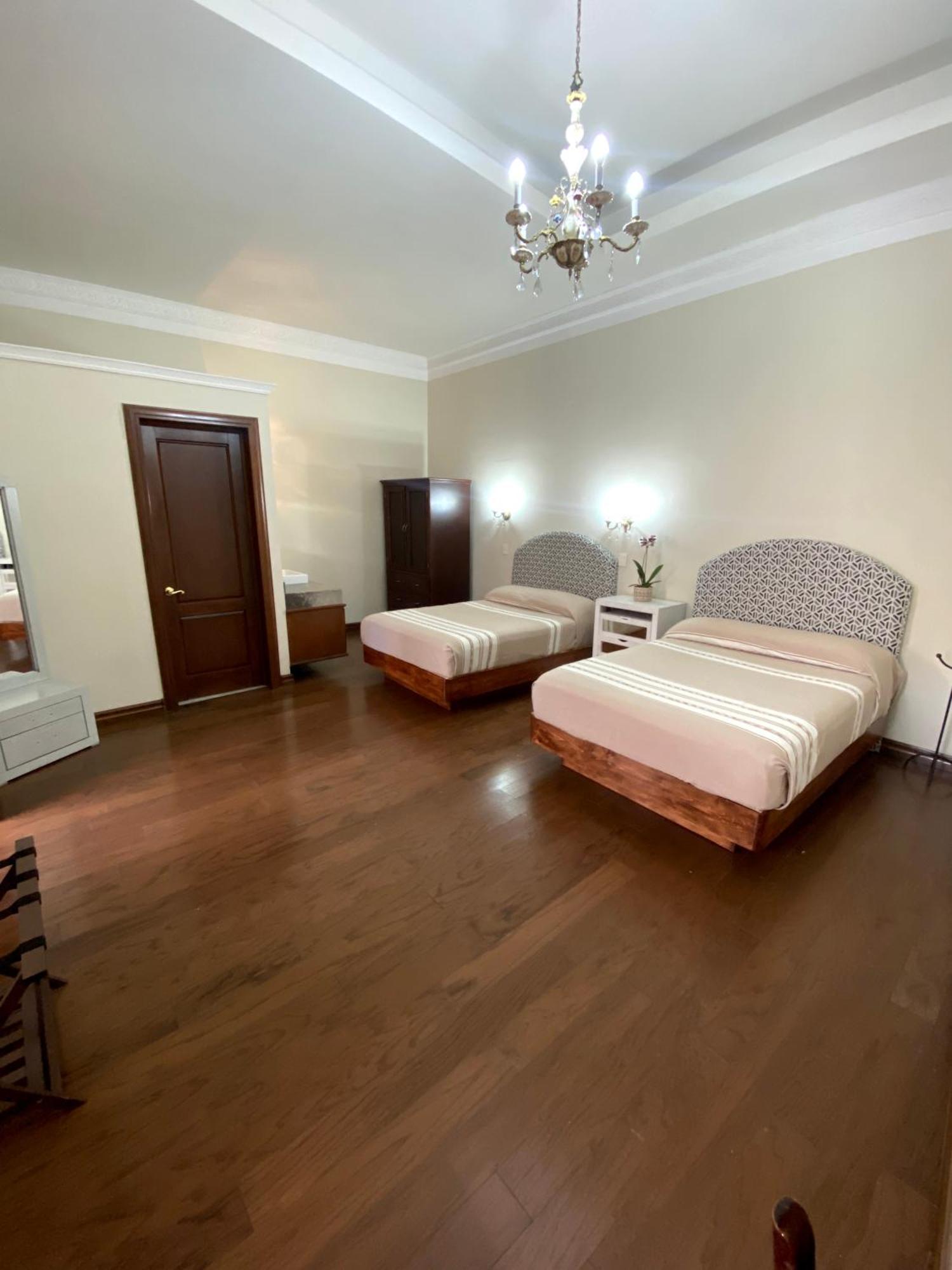 Cantera Real, 4*