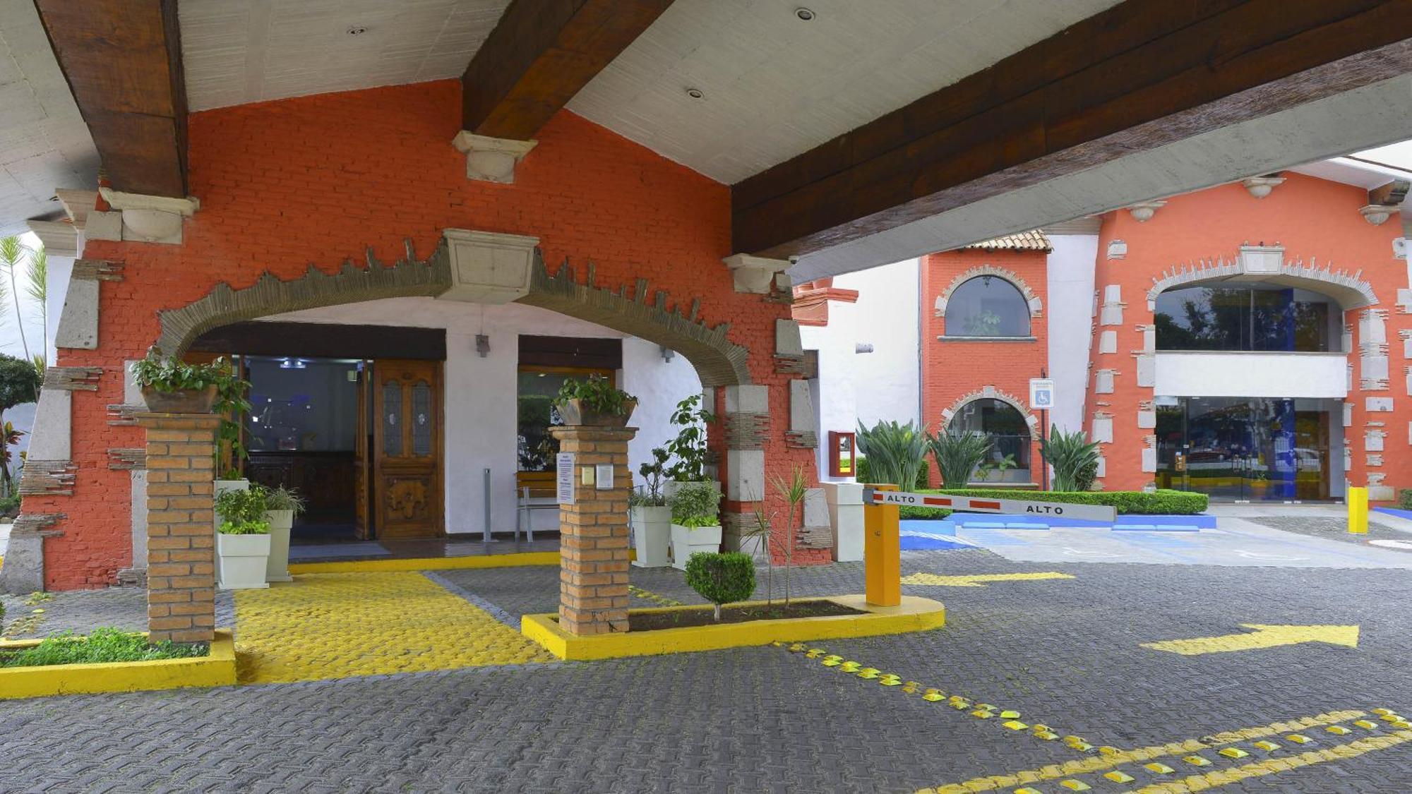 Express By Ihg Hotel 2*