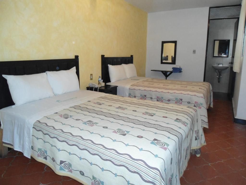 Del Cortijo 2*