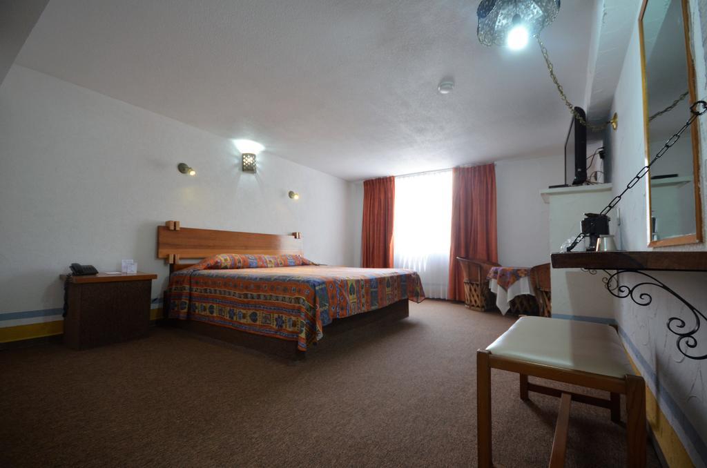 Hotel Howard Johnson By Wyndham Calle Real