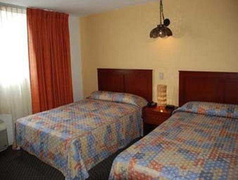 Hotel Howard Johnson By Wyndham Calle Real