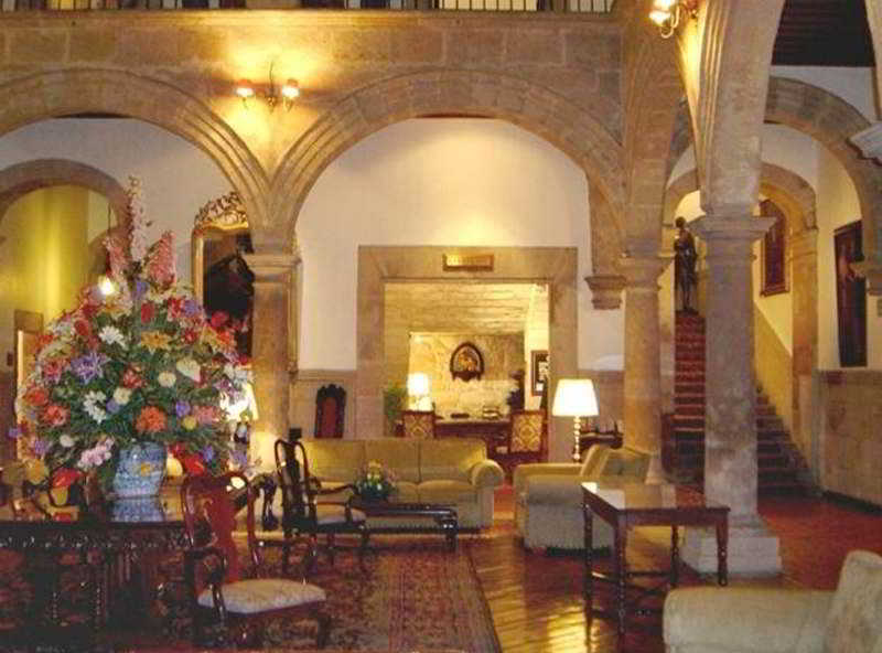 Hotel Virrey De Mendoza 5*