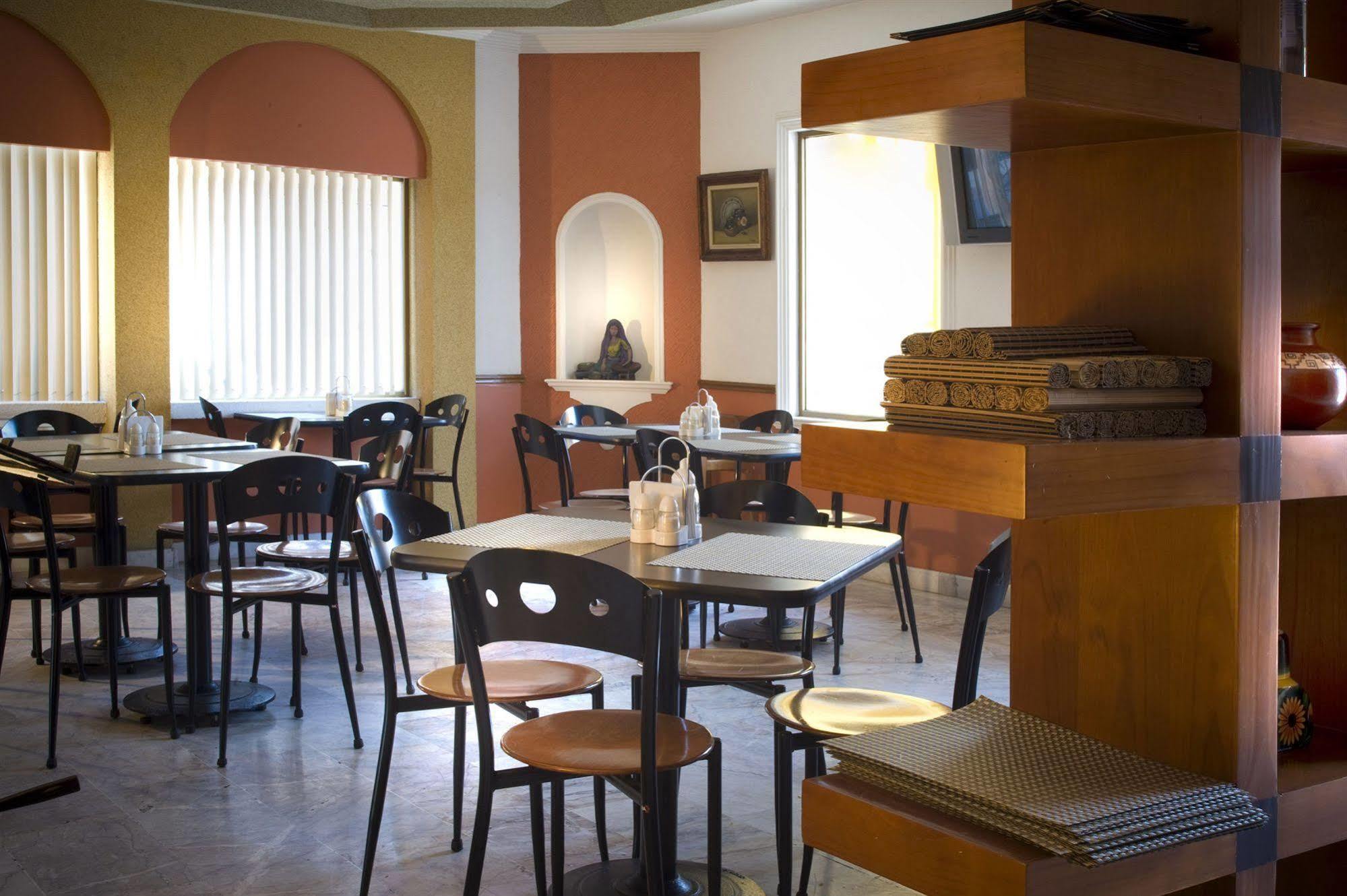 Estanza Hotel&suites Hotel