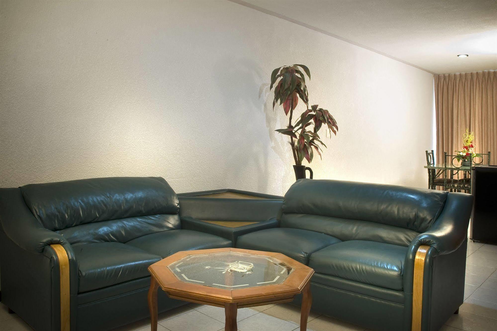 Estanza Hotel&suites Morelia