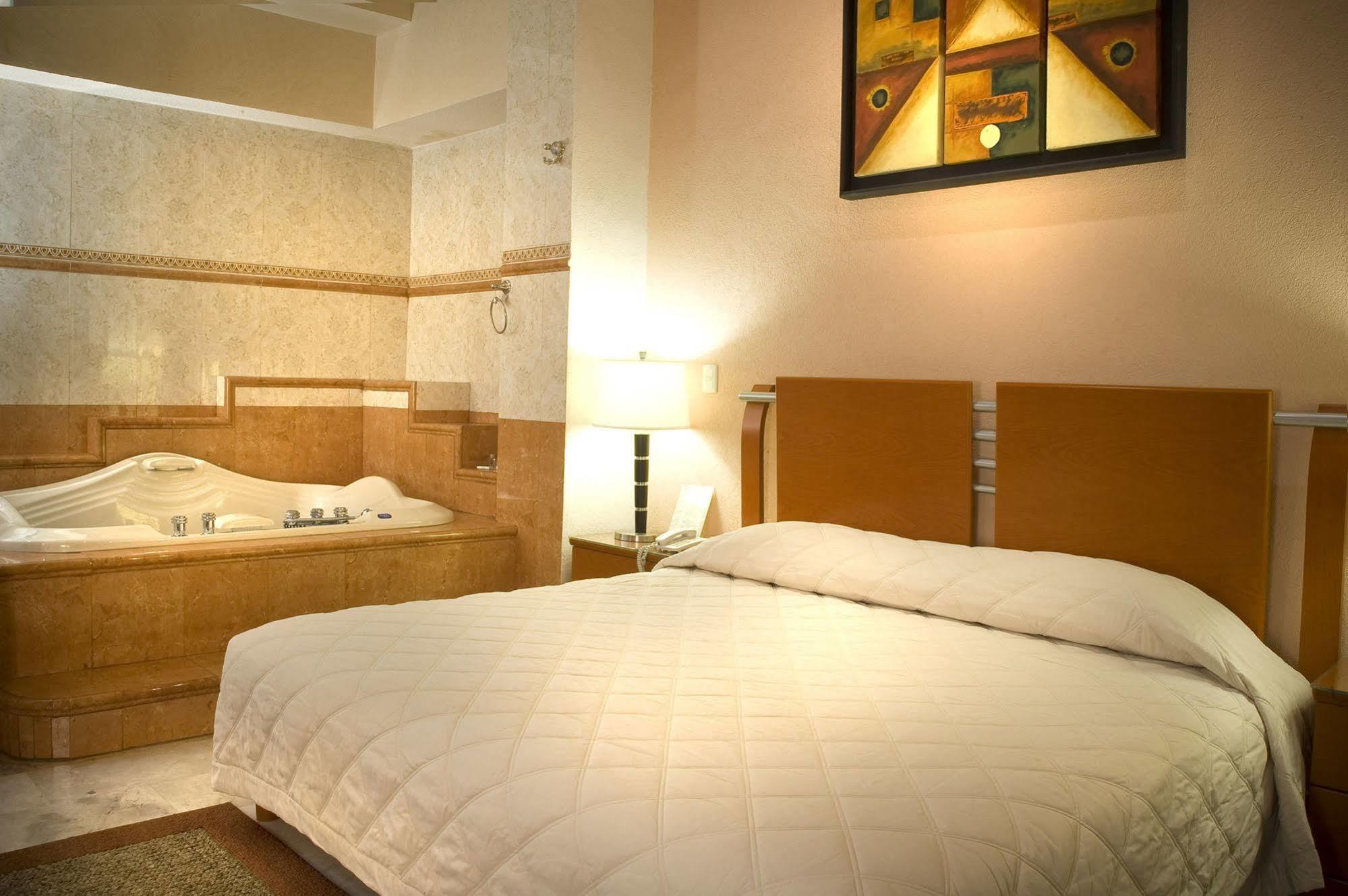 Hotel Estanza Hotel&suites Morelia