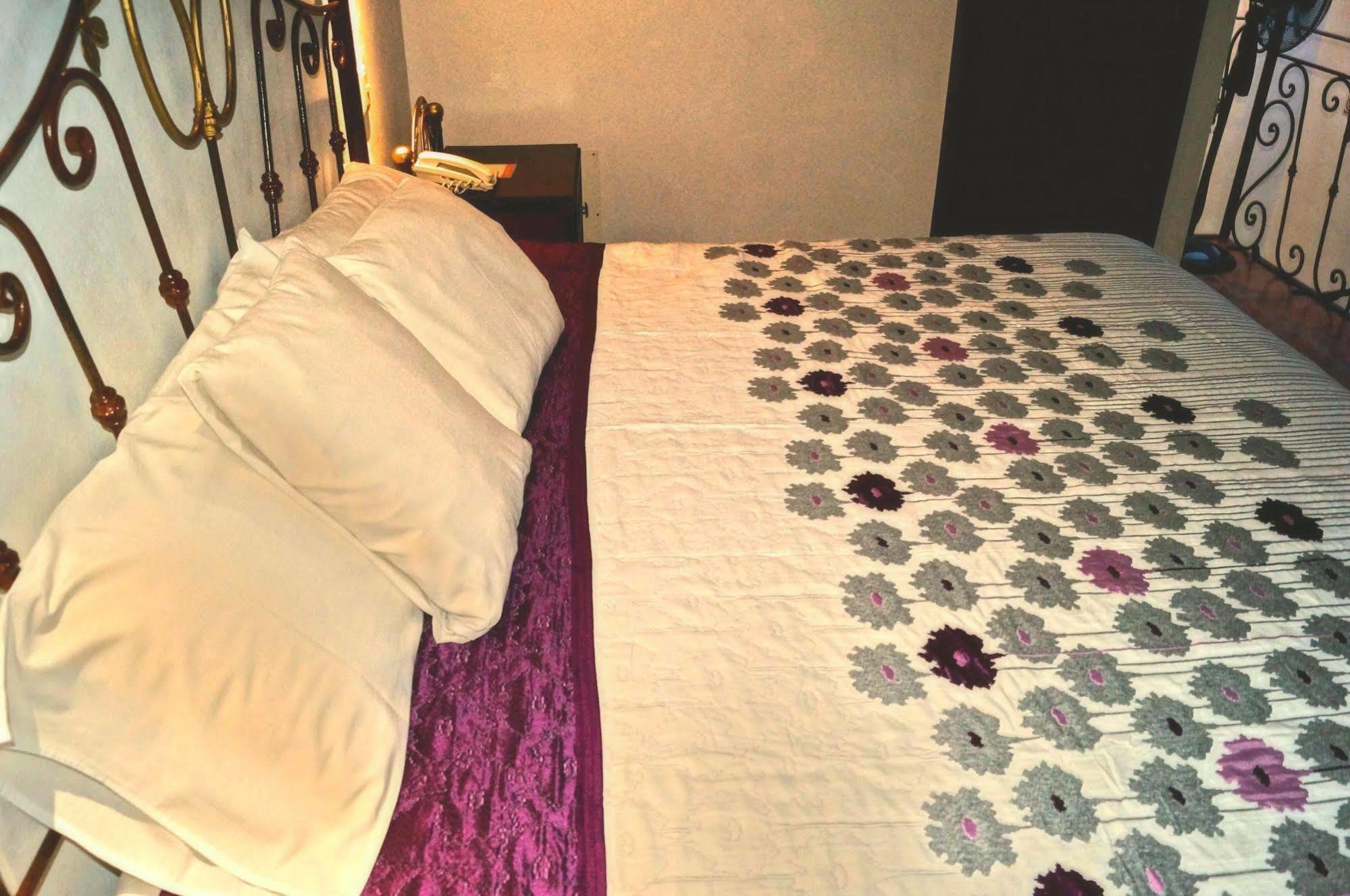 Mesón De Remedios 4*