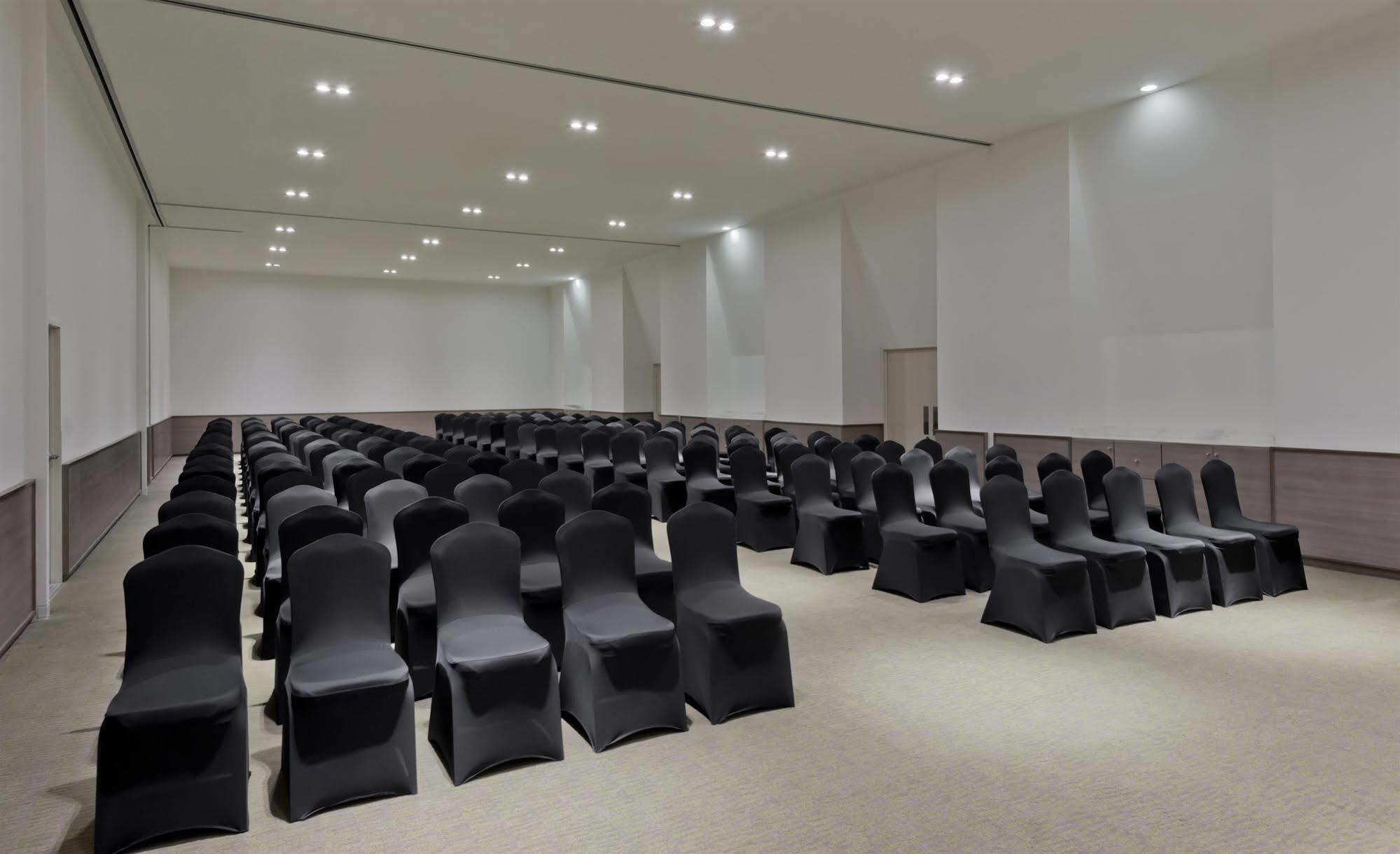 Hotel Fiesta Altozano 4*