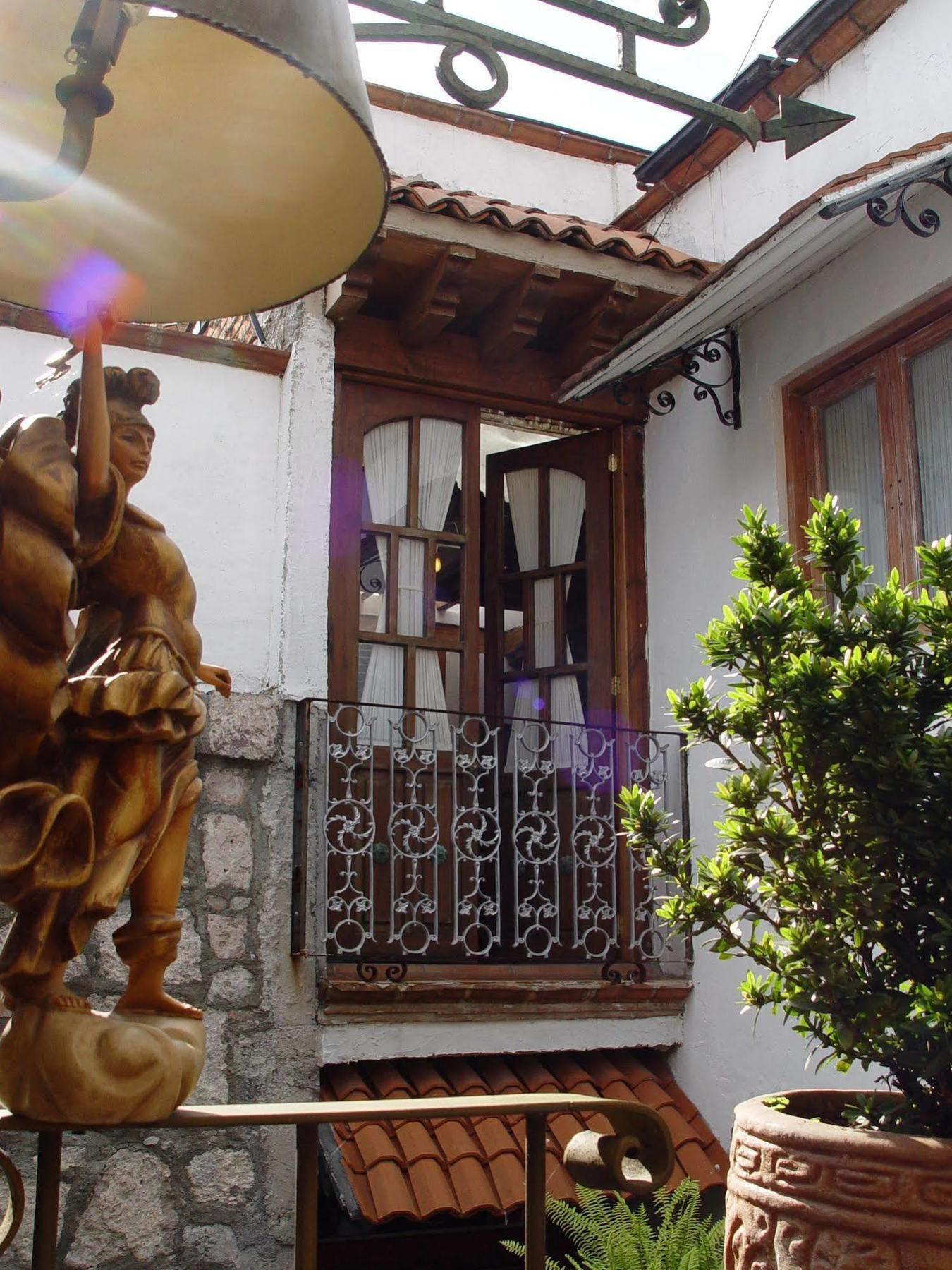 La Casa De Las Rosas Hotel