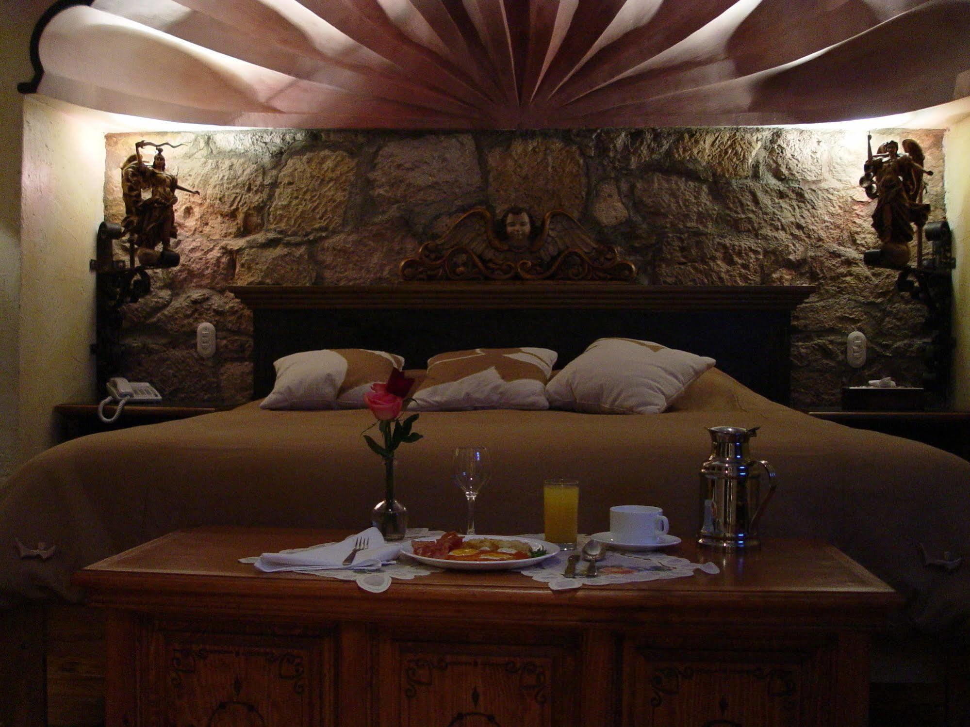 Hotel La Casa De Las Rosas 3*
