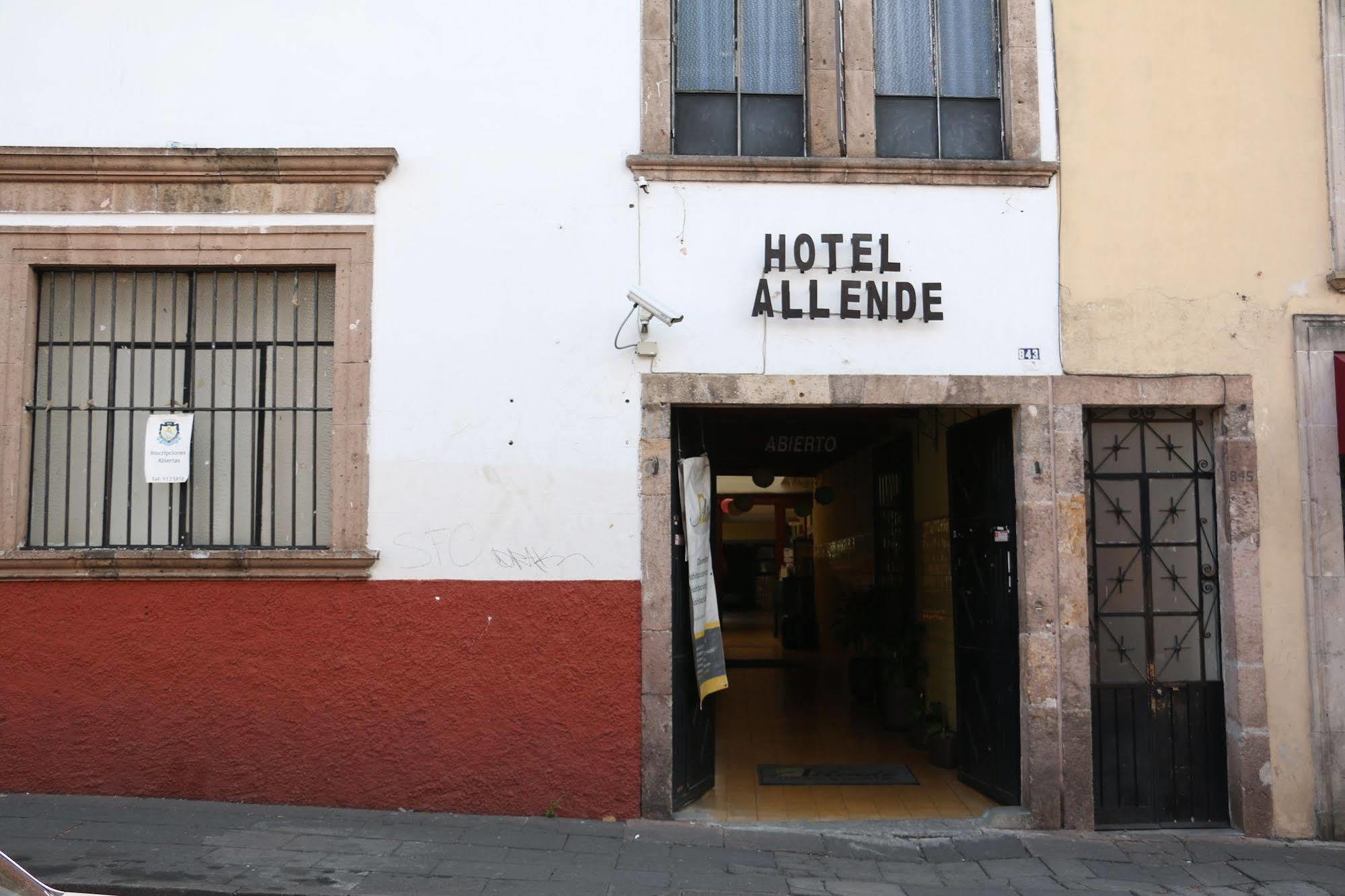Hotel Allende 3*
