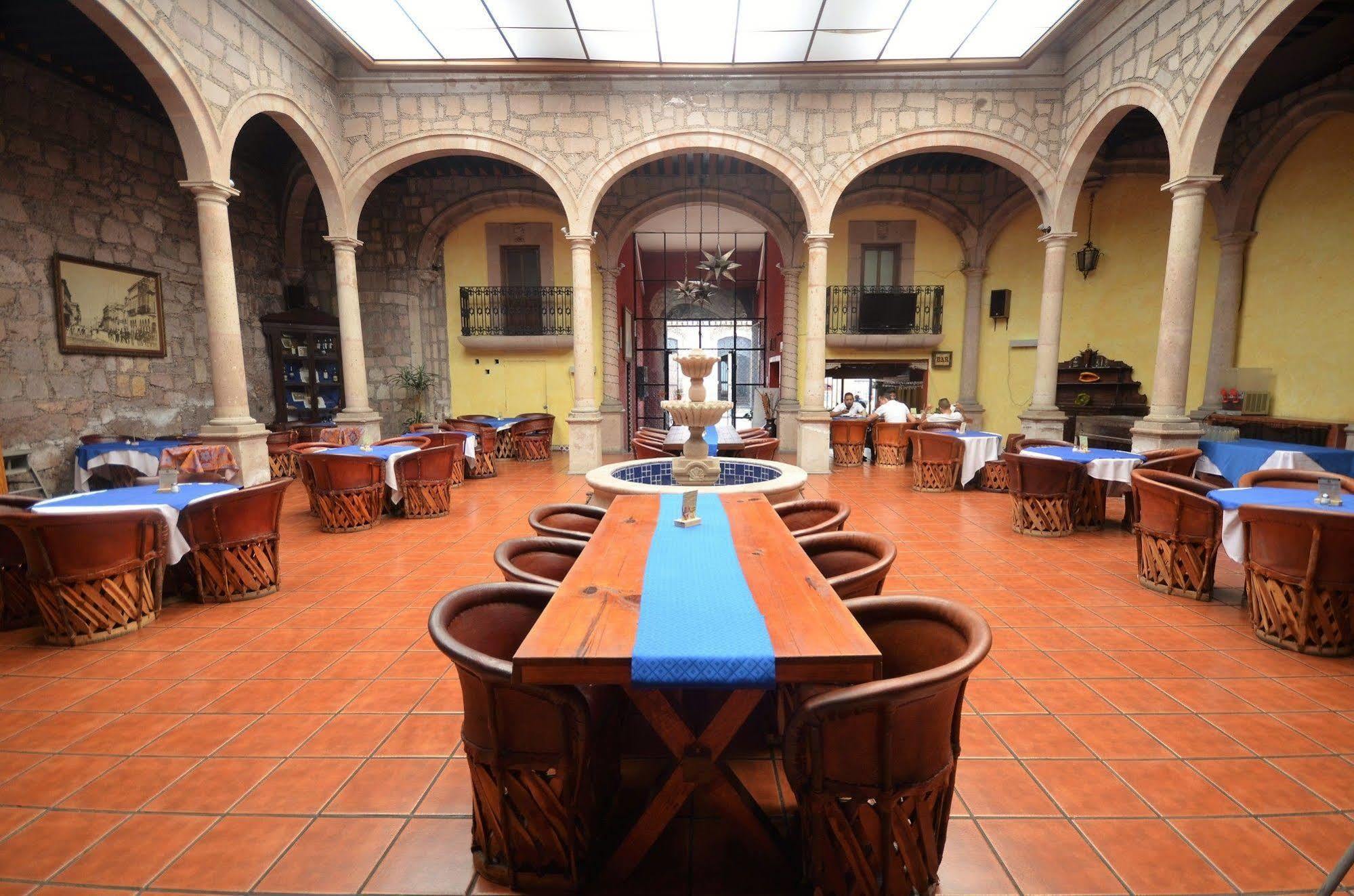 Hotel Howard Johnson By Wyndham Calle Real 3*