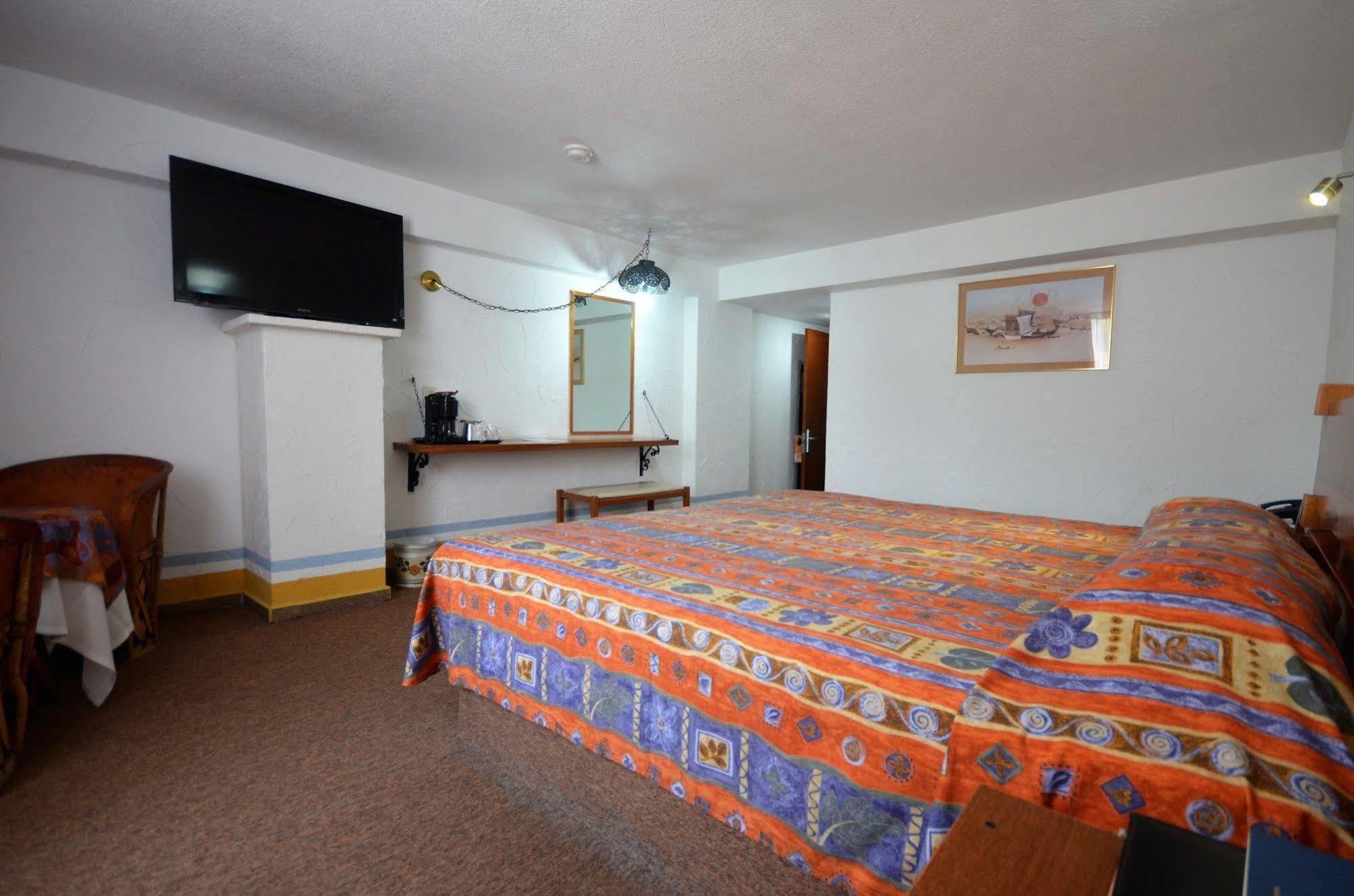 Howard Johnson By Wyndham Calle Real Morelia