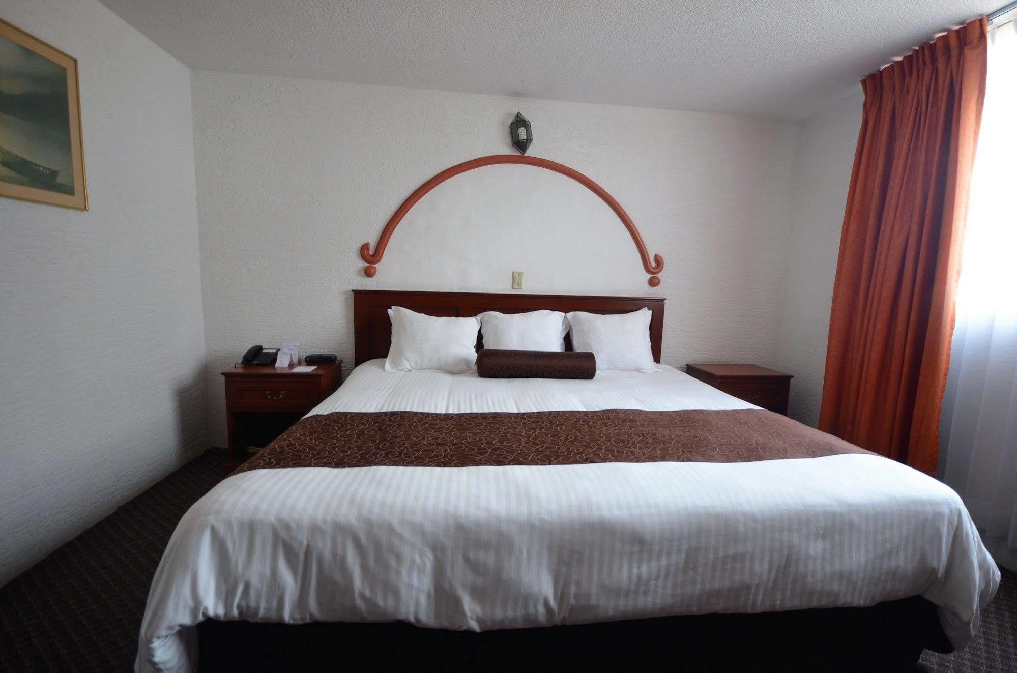 Howard Johnson By Wyndham Calle Real 3* Morelia