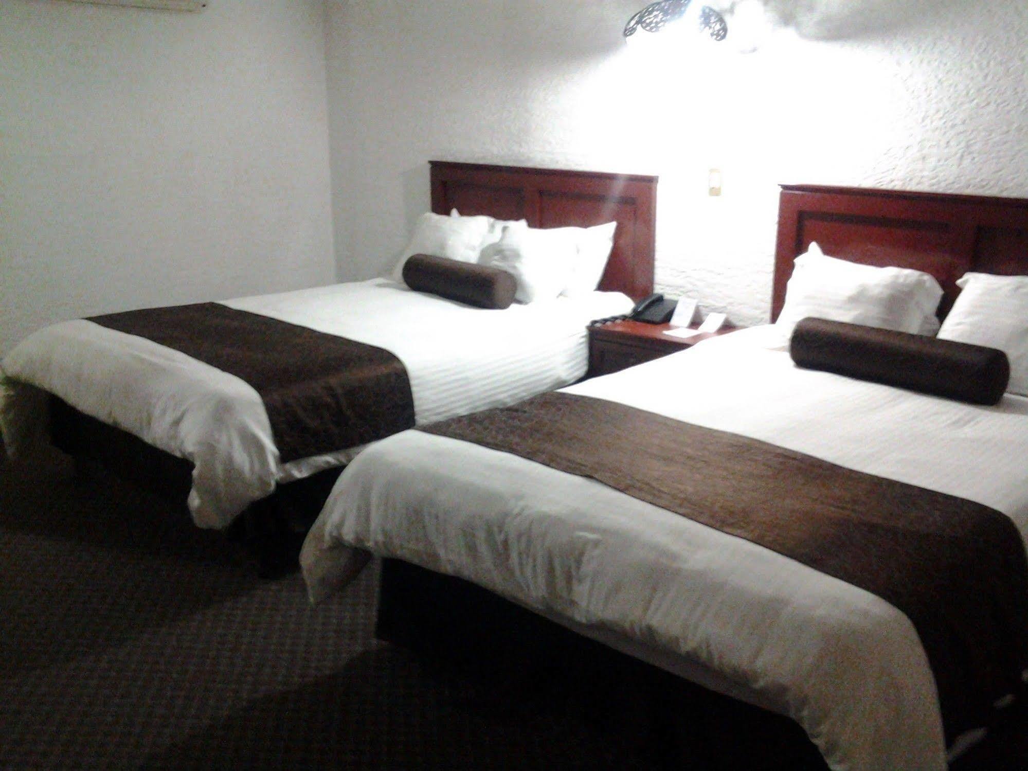 Hotel Howard Johnson By Wyndham Calle Real Morelia