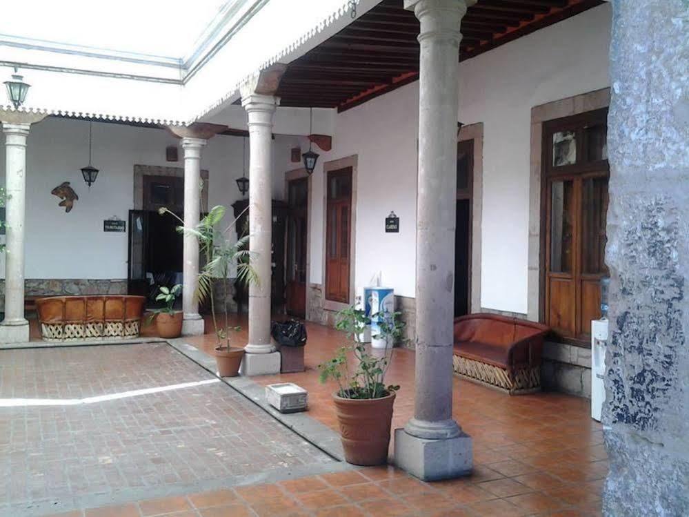 Howard Johnson By Wyndham Calle Real Hotel