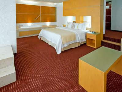 Hotel By Ihg
