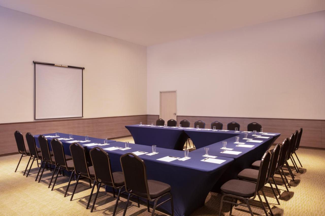 Hotel Fiesta Altozano 4*