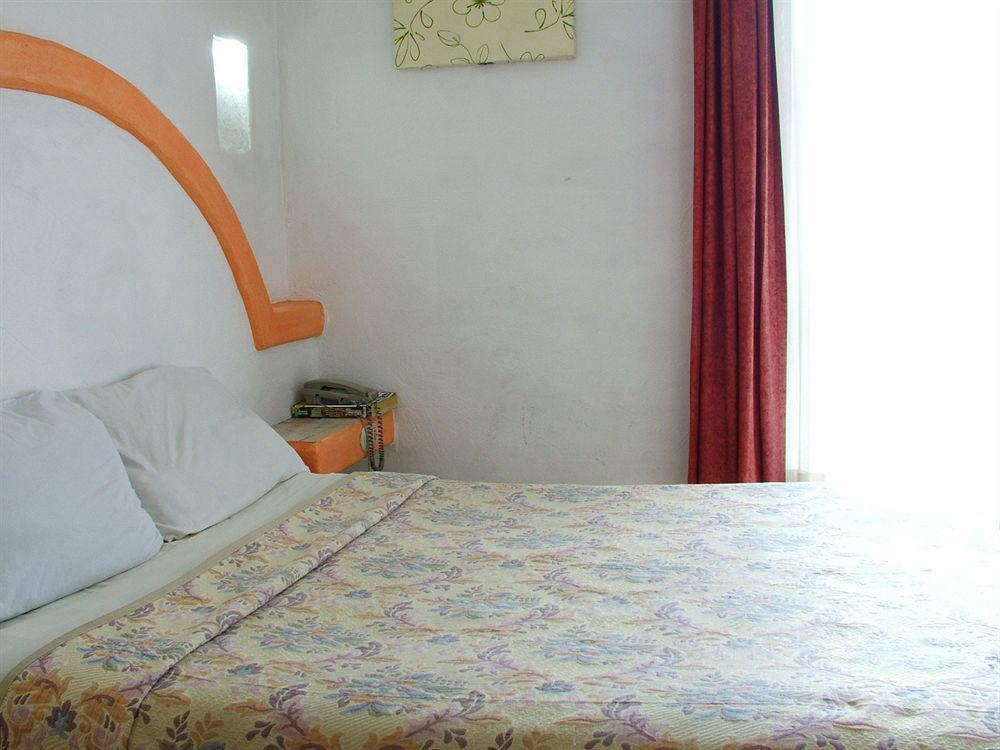 Plaza Hotel 3*
