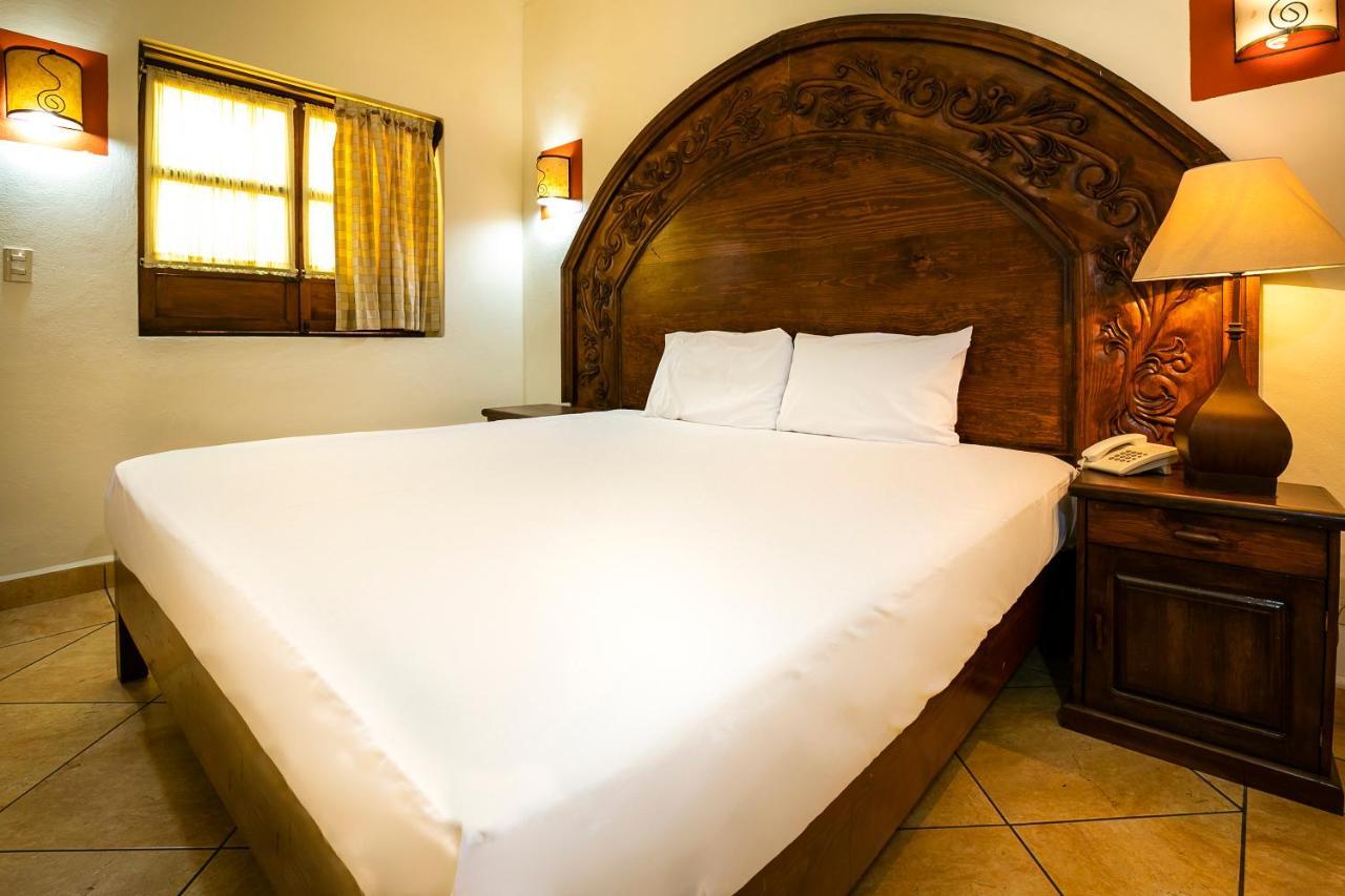 Hotel Casa Del Virrey&suites 2*
