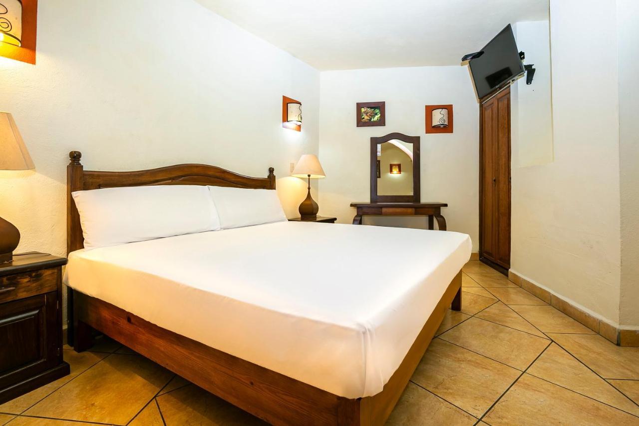 Casa Del Virrey&suites Hotel