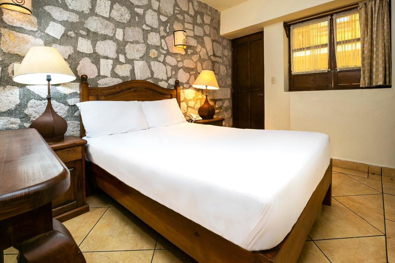 Hotel Casa Del Virrey&suites 2*
