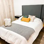 Cozy Boho Apartment Downtown Few Blocks From The Cathedral