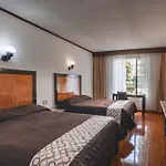 Hotel & Suites Villa Del Sol