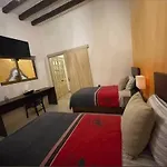 Room In House - Habitacion I Para 4 Personas 3 Camas