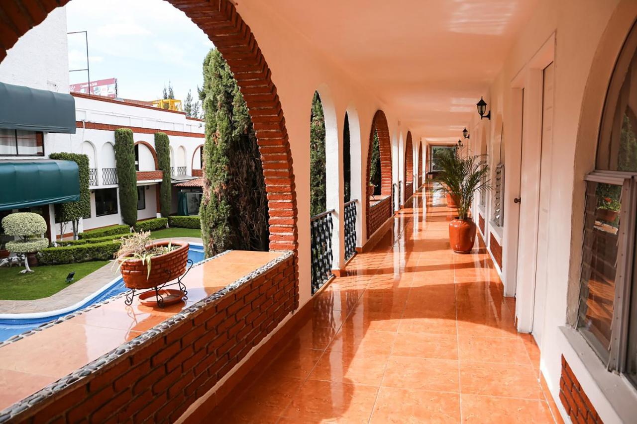 Hotel & Del Sol