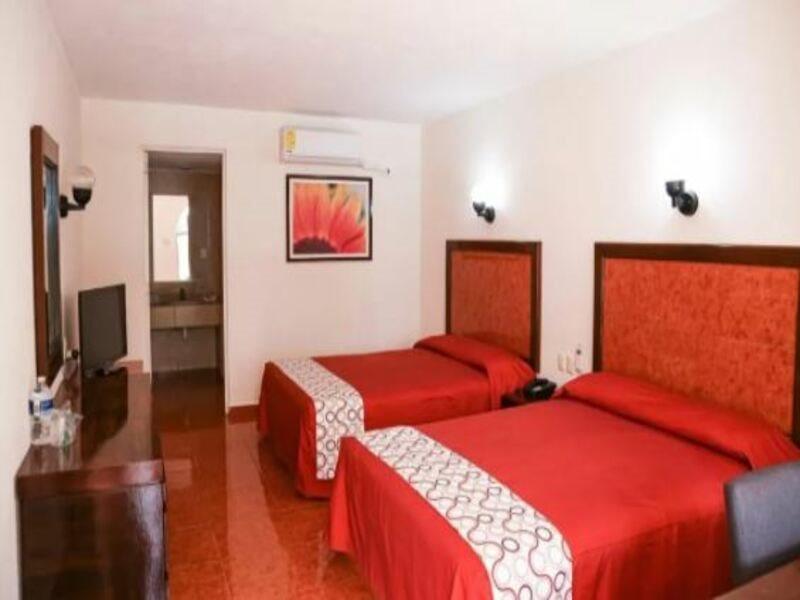 Hotel & Del Sol Morelia