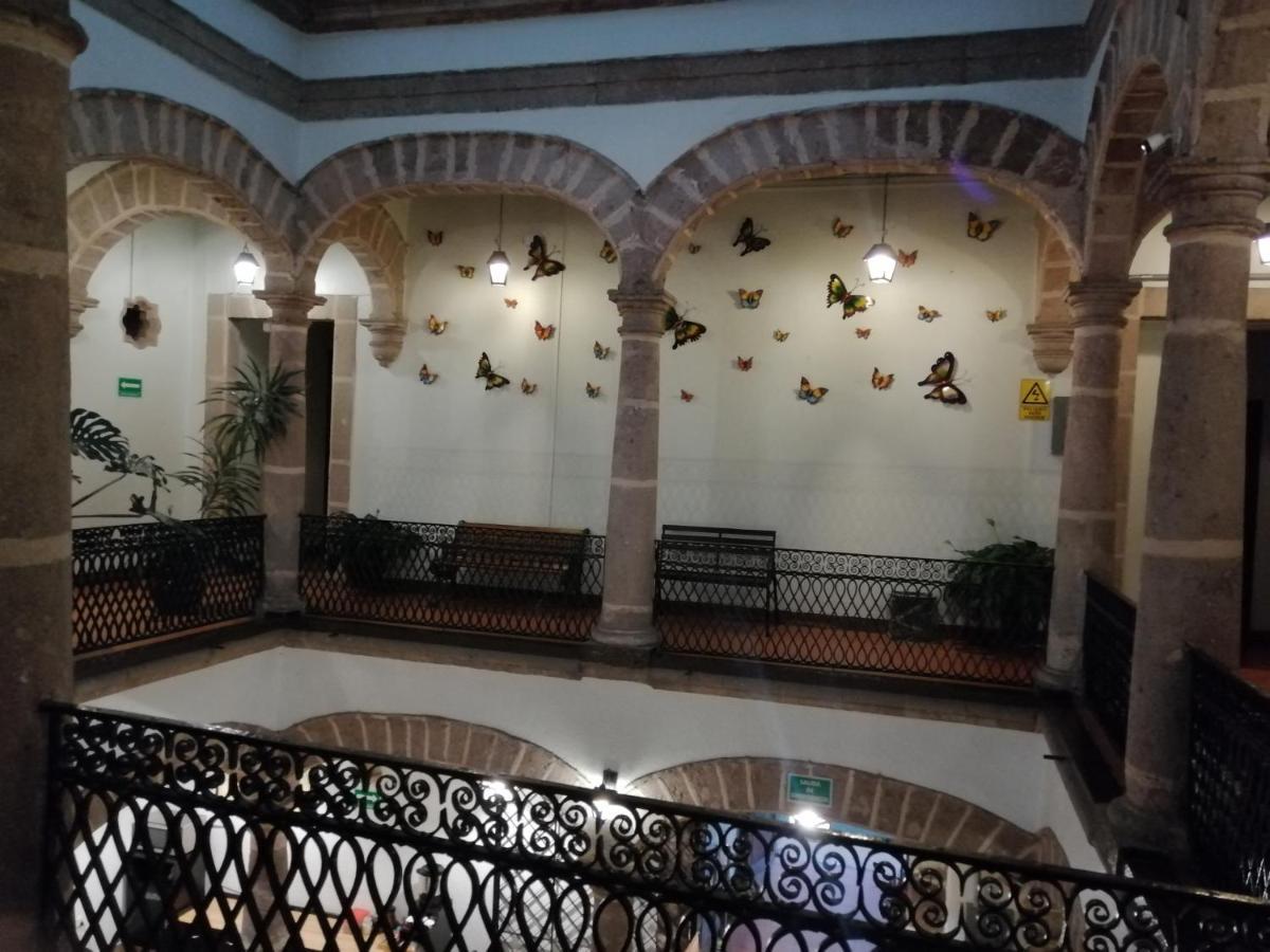 Colonial 3*