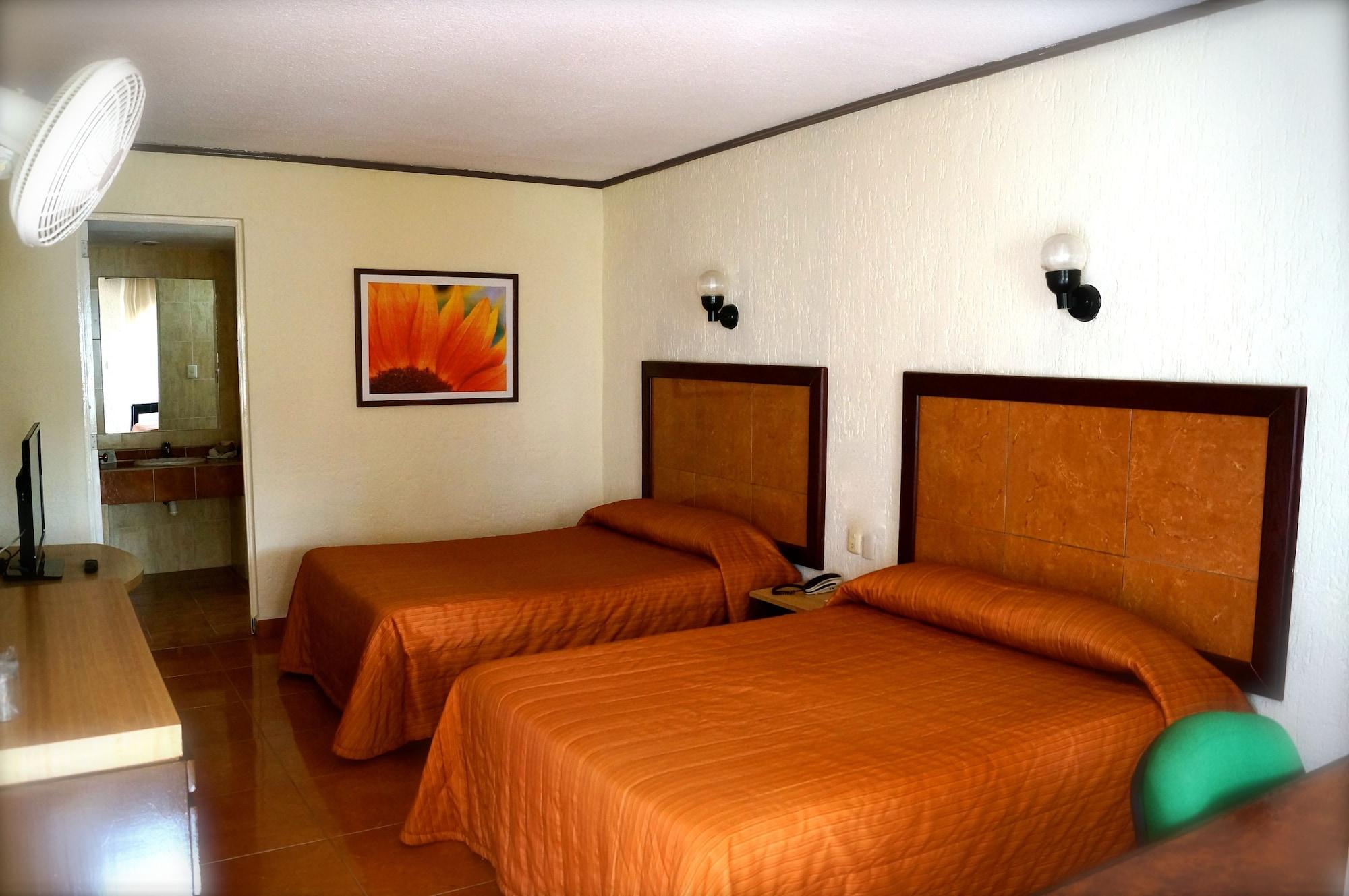 Hotel & Del Sol Morelia